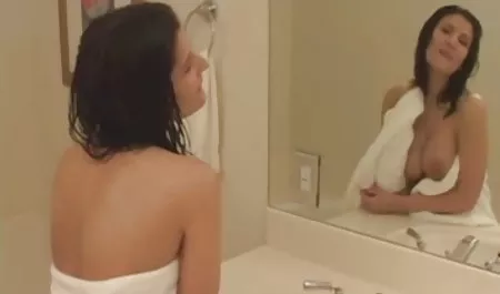 دو گرگ بزرگ در هر عكس كس كير سوراخ ، دو زن شاخی.